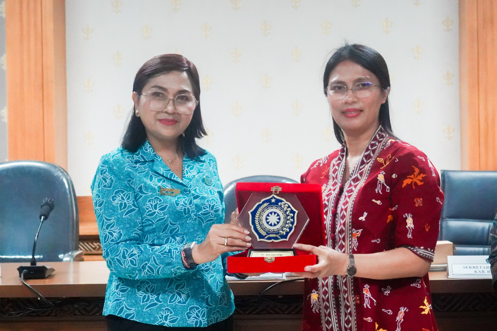 Rasniathi Adi Arnawa Terima Kunjungan Stefa Kandoli Antou